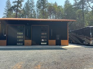 495 Ewe Creek Rd, Grants Pass, OR 97526