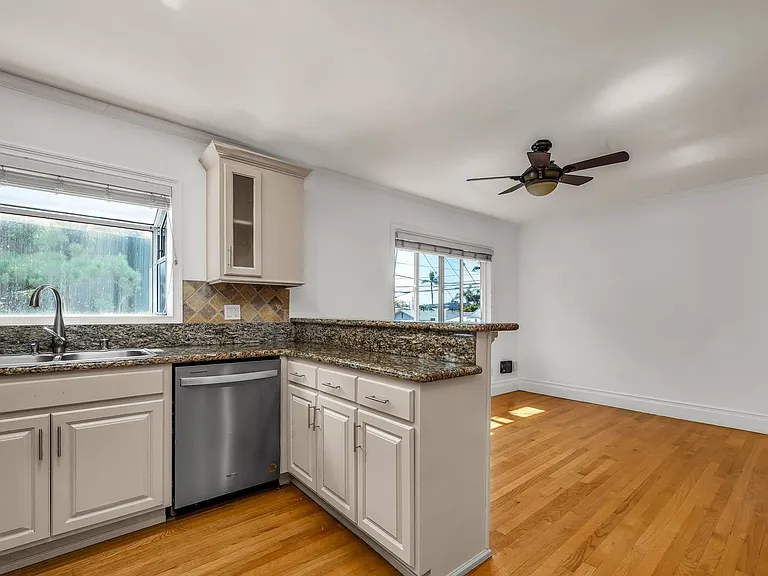 815 Broadway St #1 — Photo 7
