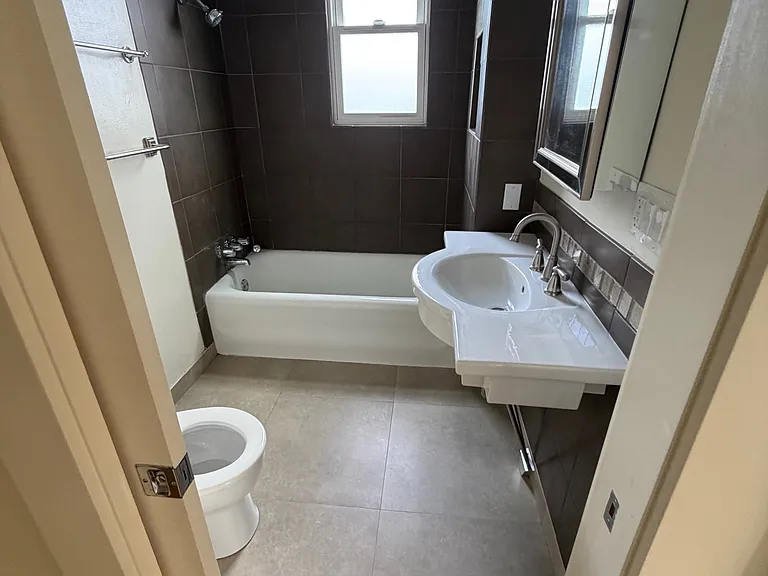 1525 Spruce St #32 — Photo 6