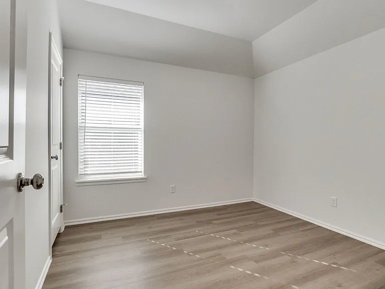11505 Mackenzie Way — Photo 33