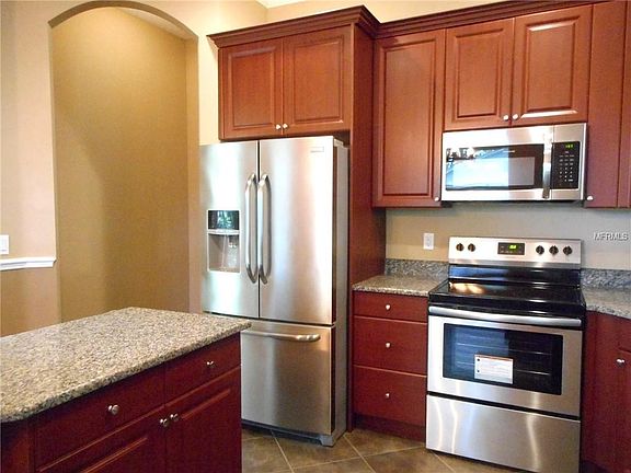 5th image of 864 Bacon Ave