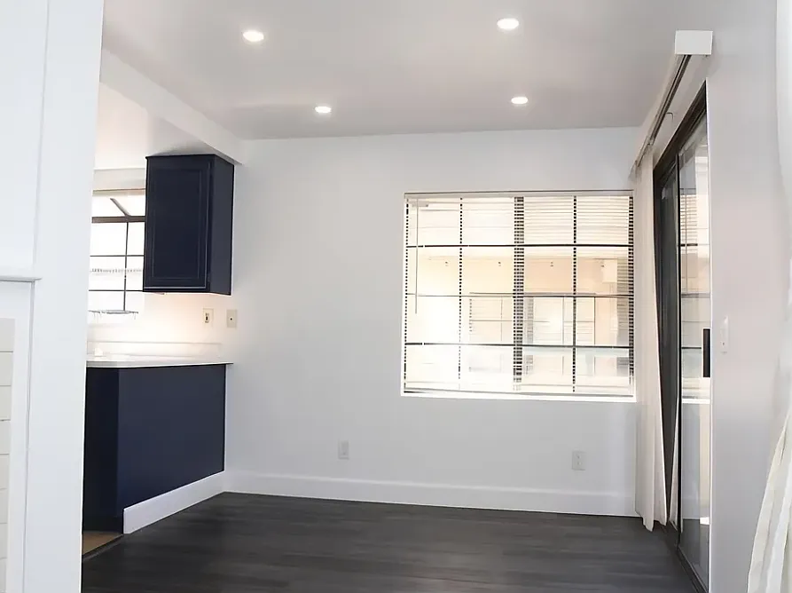 3 bed, 1008 sqft, $3,300 — Photo 3