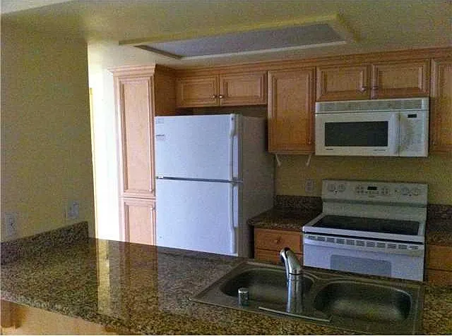 4222 Menlo Ave #32 — Photo 2