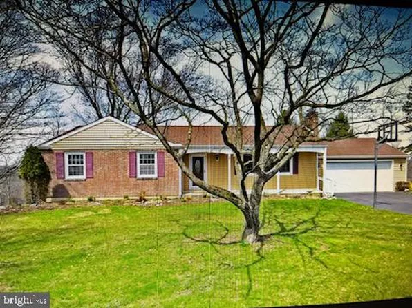 877 Cross Rd, Schwenksville, PA 19473