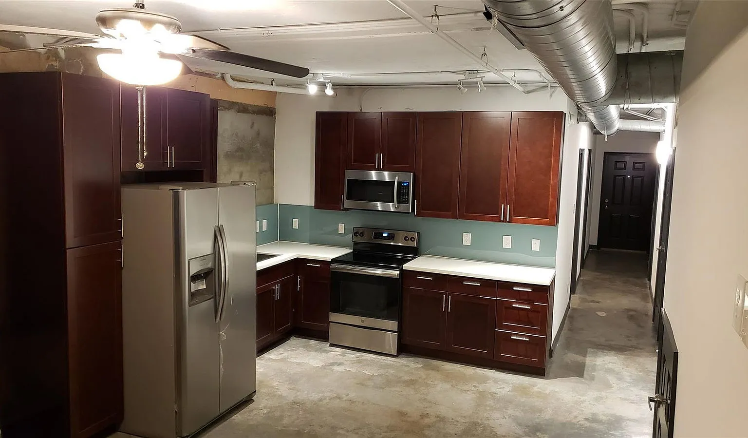 2 bed, 1.0 bath, 1000 sqft, $1,295 — Photo 1