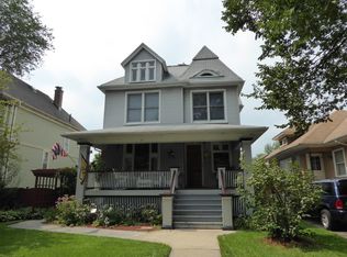 153 N Cuyler Ave, Oak Park, IL 60302