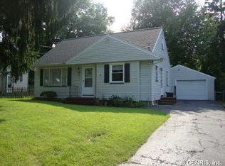 33 Seacliffe Rd, Rochester, NY 14622