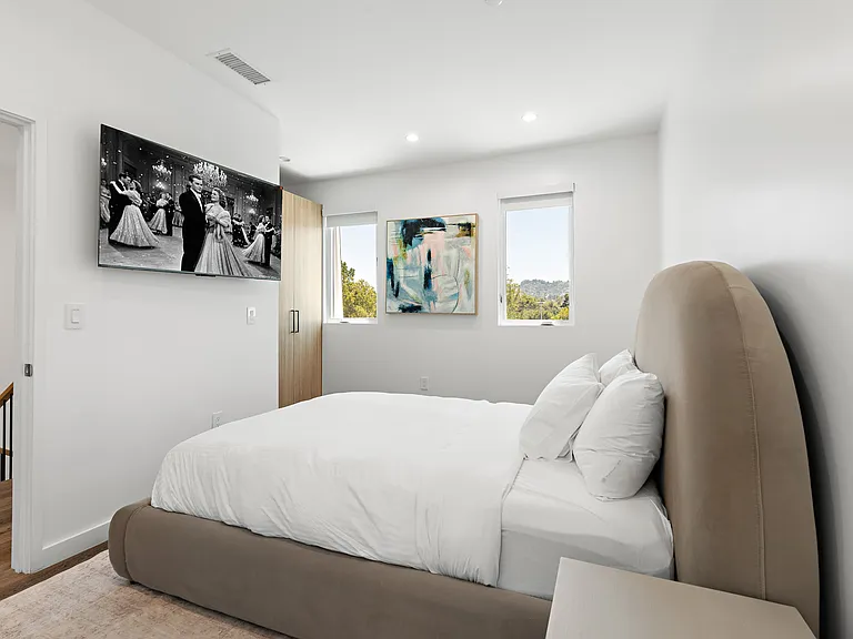 4805 Matilija Ave — Photo 18