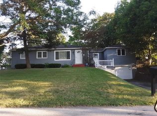 95 Teakwood Dr, Rochester, NY 14609