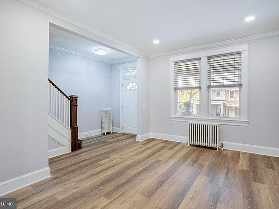 5th image of 1273 Holbrook Ter NE