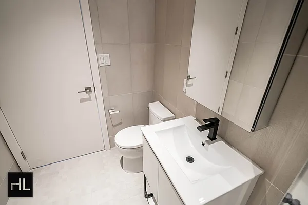 Rented by Highline Residential | media 42