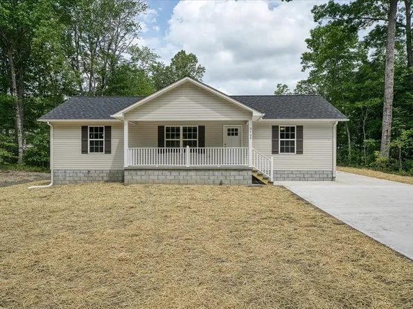 3125 Opalochee Dr, Crossville, TN 38572