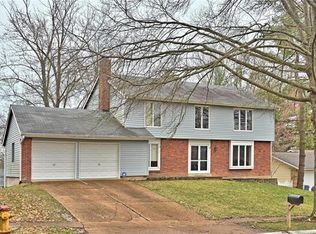 744 Memoir Ln, Ballwin, MO