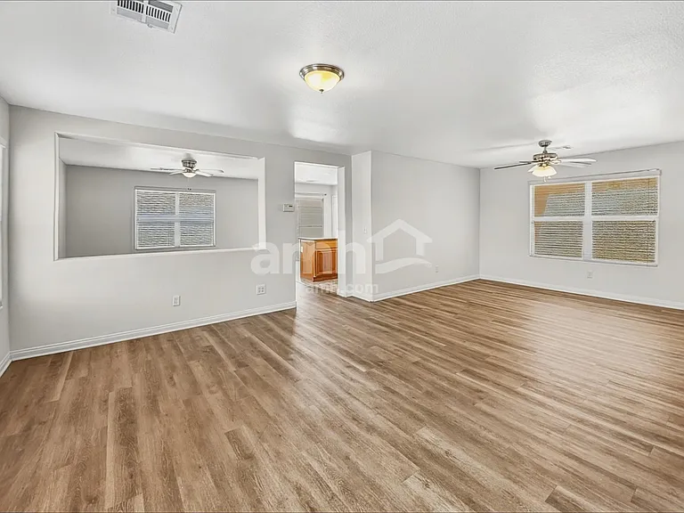 2034 Spiers Ave — Photo 7