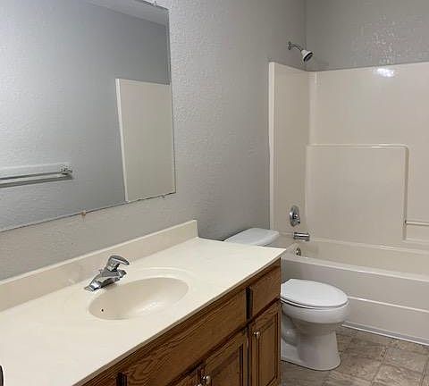 2nd image of 204 NE 7th St APT B
