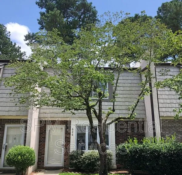 626 Cobblestone Dr — Photo 1