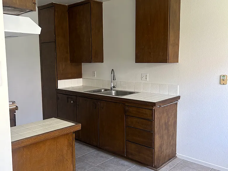 325 E 2nd St #325 — Photo 7