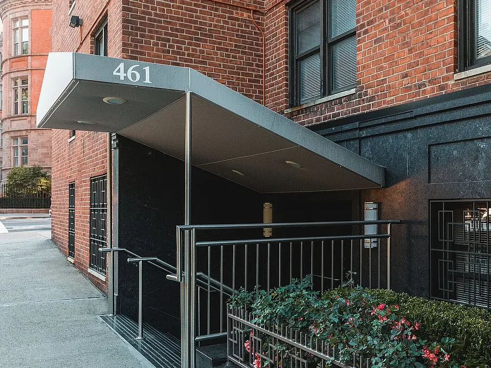 461 Central Park W #3E