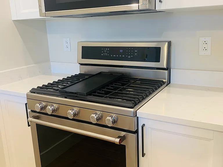 305 Webster Ave #308 — Photo 4