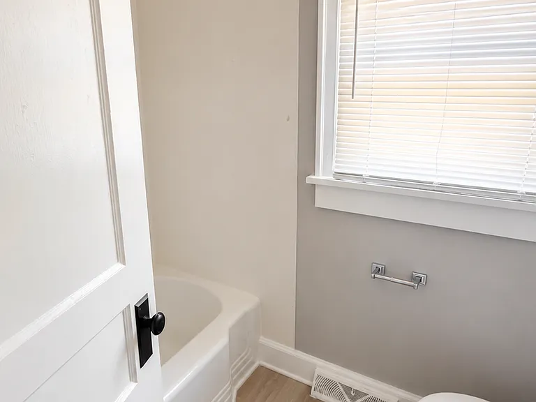 902 Bringle Ferry Rd — Photo 5