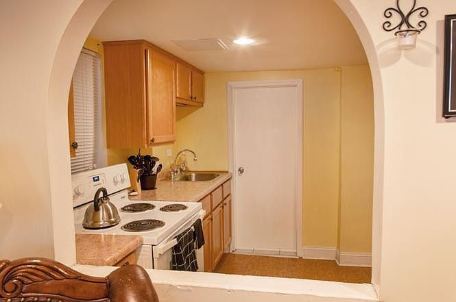 2nd image of 2931 N Wisner Ave