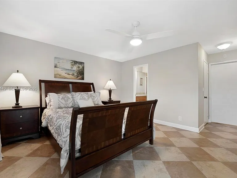 1000 NE 14th Ave #602 — Photo 9