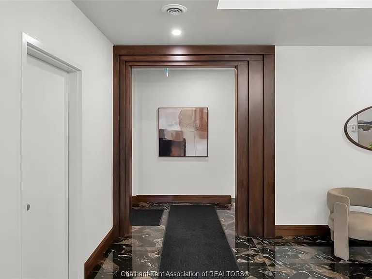 12 Mill St W #412 — Photo 27
