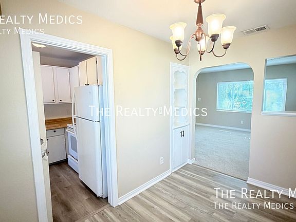 5th image of 1445 W Harvard St