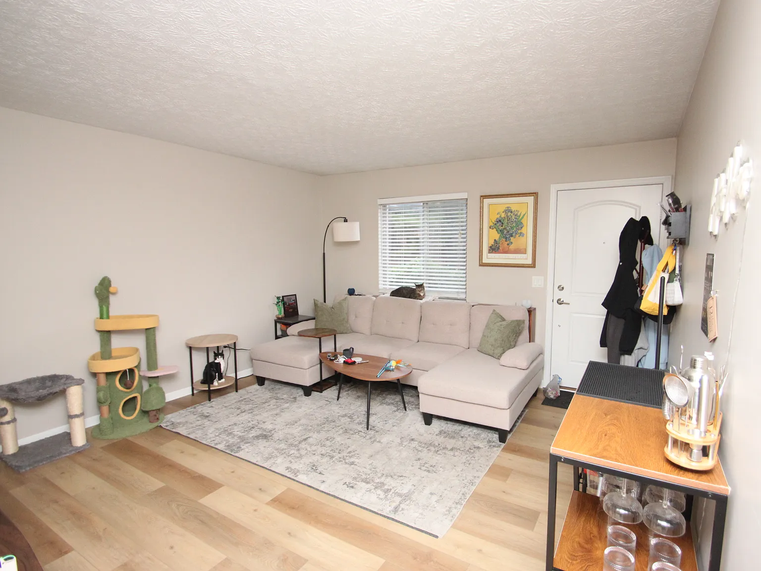 2 bed, 895 sqft, $1,195 — Photo 3