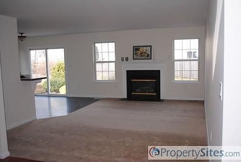 5th image of 80 Thomas Dr