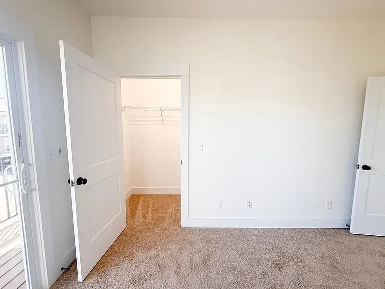 1385 Meridian St — Photo 29