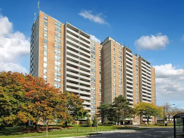 1210 Radom St #1209, Pickering, ON L1W 2Z3