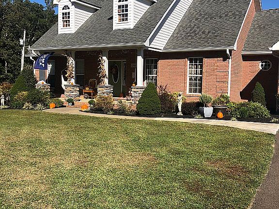3rd image of 544 Arnold Dr