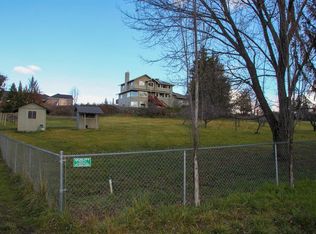 1340 Vawter Rd, Medford, OR 97501