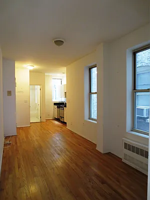 Rented by Waverly Realty Associates | media 3