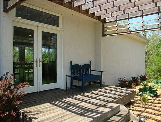 4th image of 1298 Emerald Dr