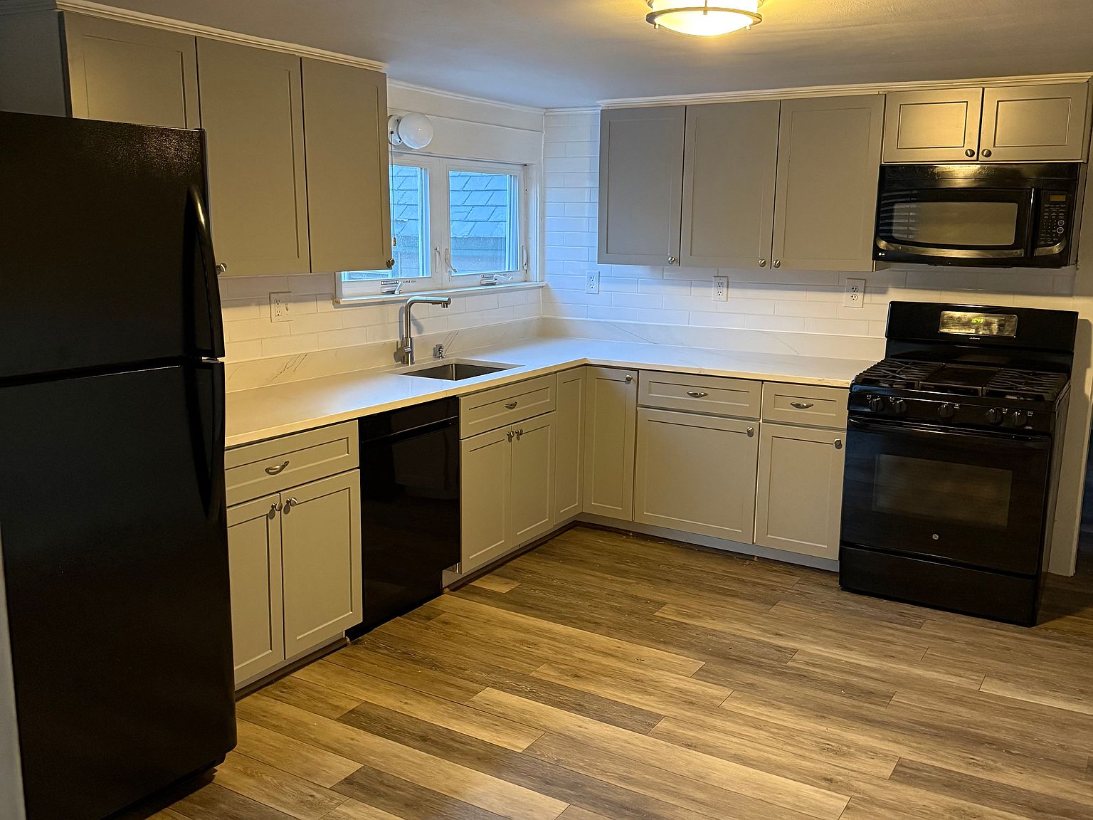 48 Concord St #A, Nashua, NH 03064 | Zillow