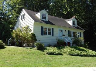 284 Old Stagecoach Rd, Ridgefield, CT 06877