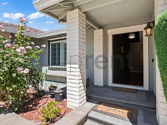 3rd image of 2969 Martin Ave