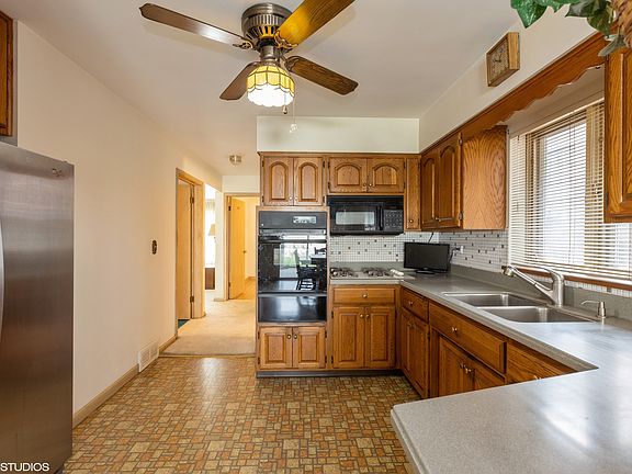 4th image of 5232 N Cicero Ave