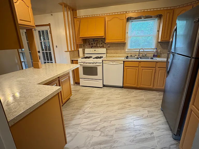 14007 Franklin St — Photo 29