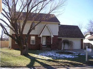 527 Dover Dr, Valley Center, KS 67147