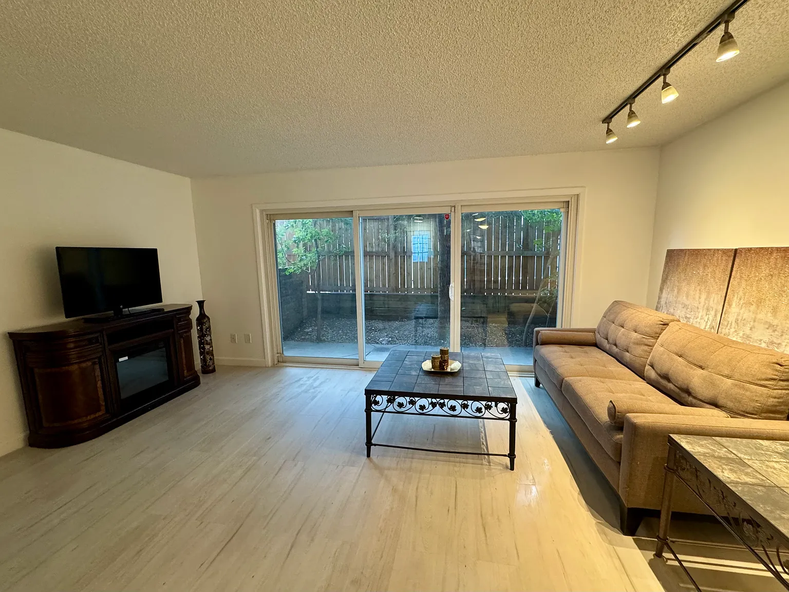 3000 Colorado Ave — Photo 4