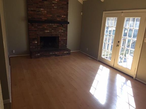 3rd image of 9034 Manning Ave