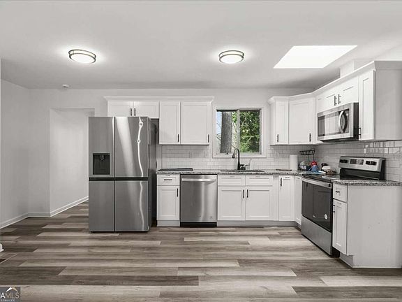 3rd image of 3145 Flat Shoals Rd