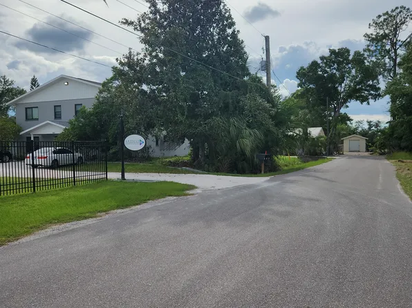 106 2nd Ave SW #A, Ruskin, FL 33570