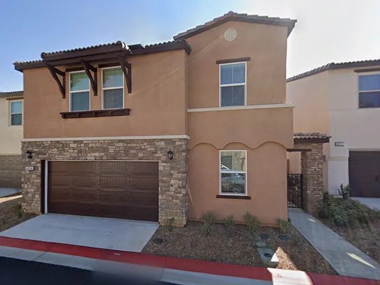 42744 Azure St — Photo 1