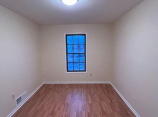 41 Burlington Ct, Hamburg, NJ 07419