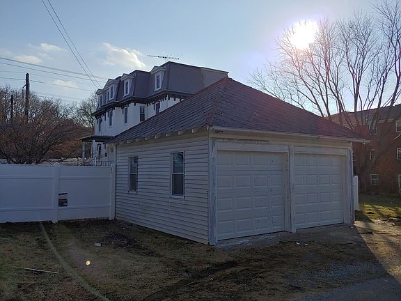 3rd image of 421 W Lancaster Ave