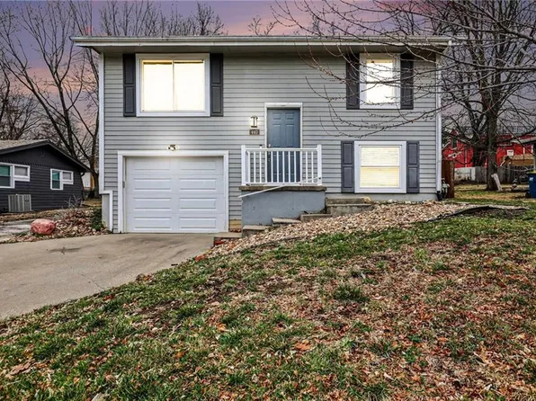 440 N Grover St, Liberty, MO 64068